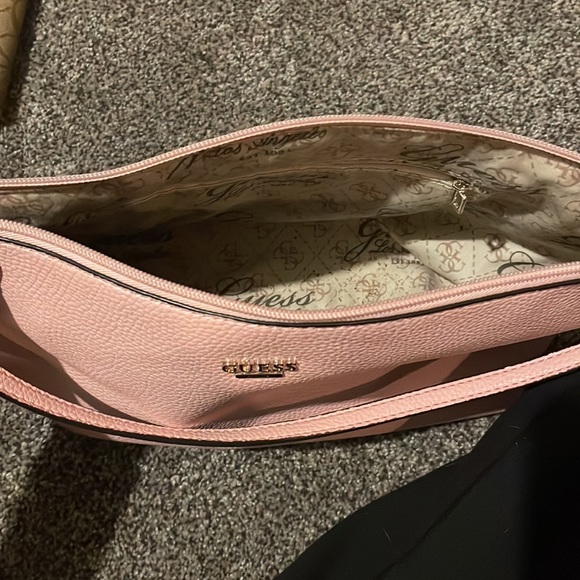 Beautiful Guess Bag - Picture 2 of 2